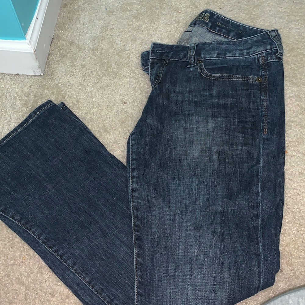 Limited edition dark blue flare express jeans.